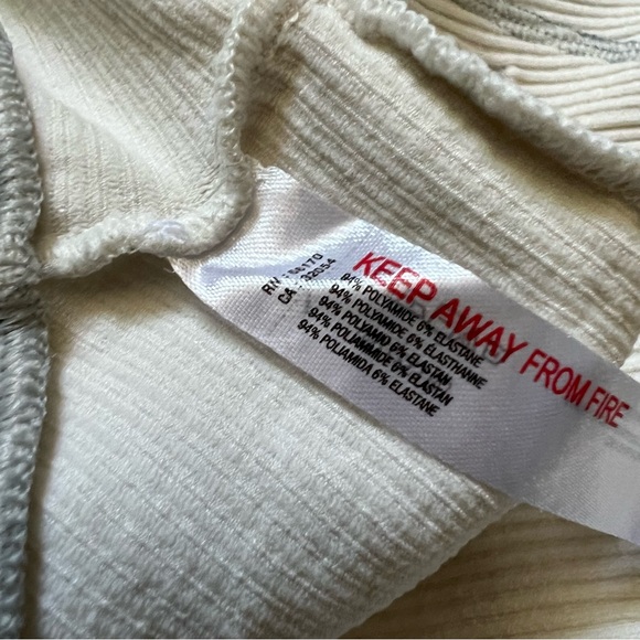 URBAN OUTFITTERS UO Go For Gold Seamless Top XS/S Ivory Gray - Picture 13 of 15